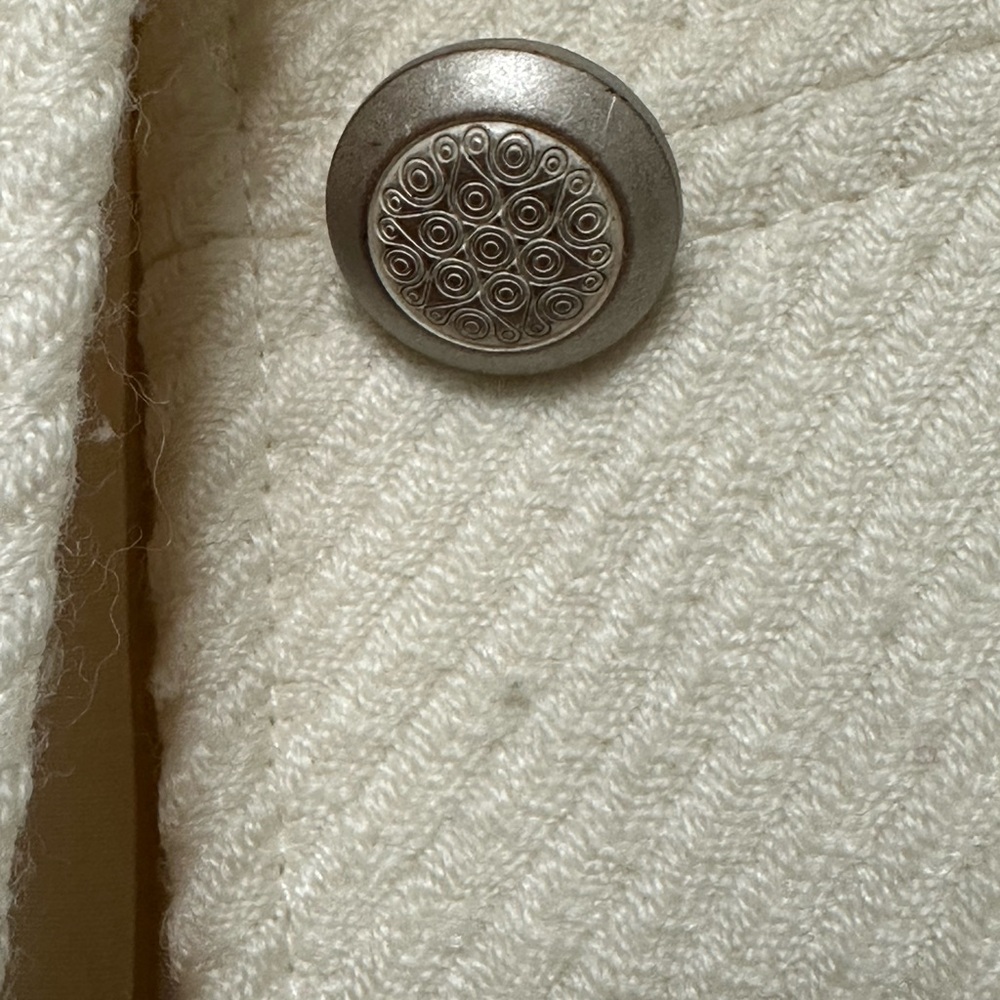Elegant Cream Long Coat - Picture 5 of 6